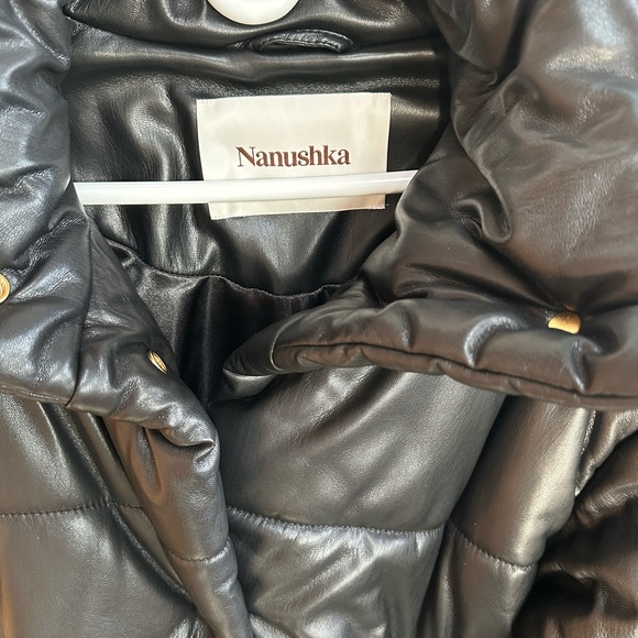 Faux leather Vegan Hide Puffer - Picture 4 of 7